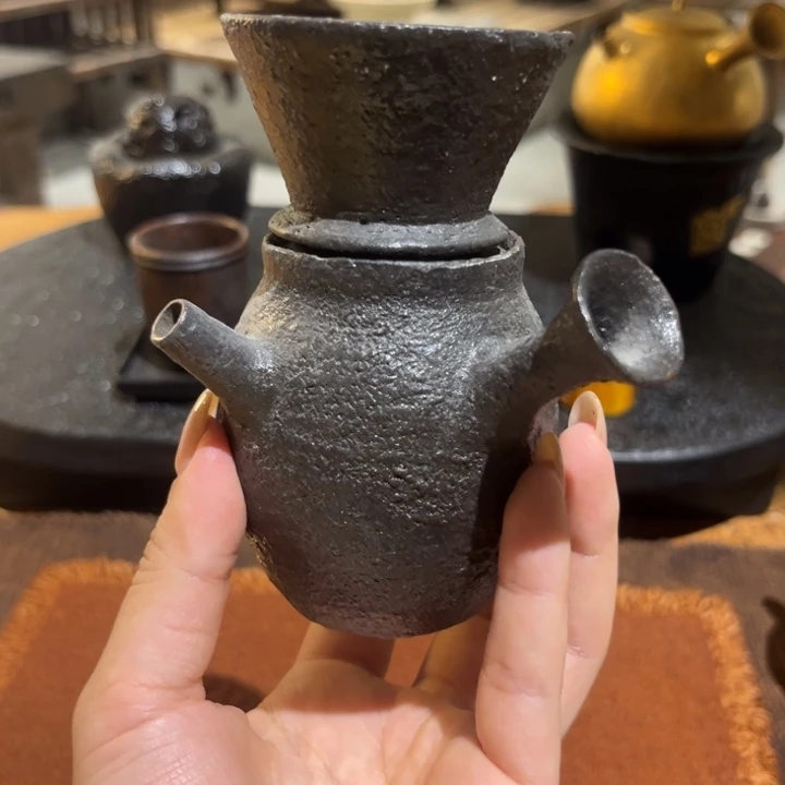 景德镇鱼和熊手工陶艺