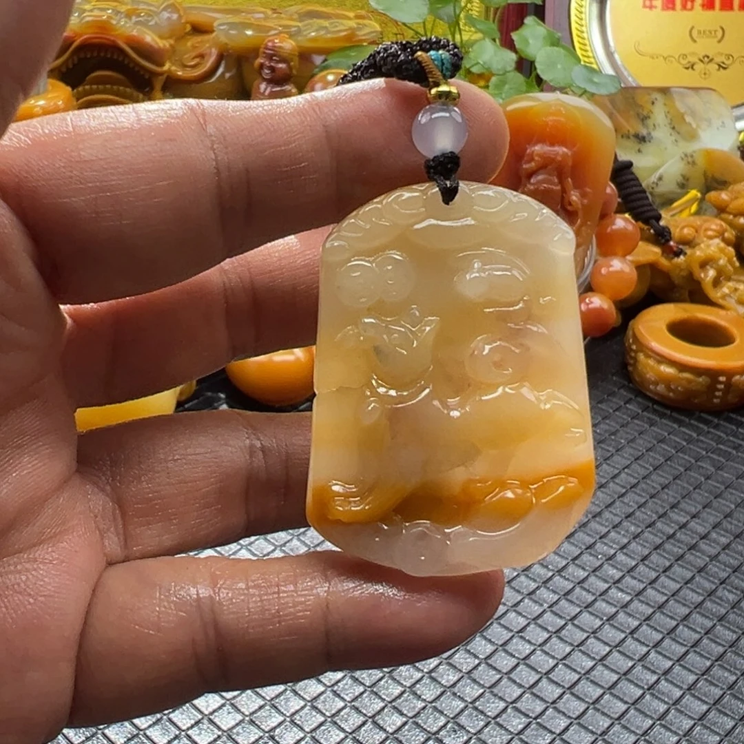 石英质玉未镶嵌颈饰