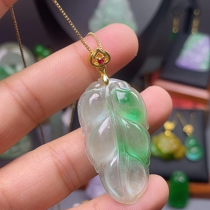 吊坠(赠链)未镶嵌翡翠