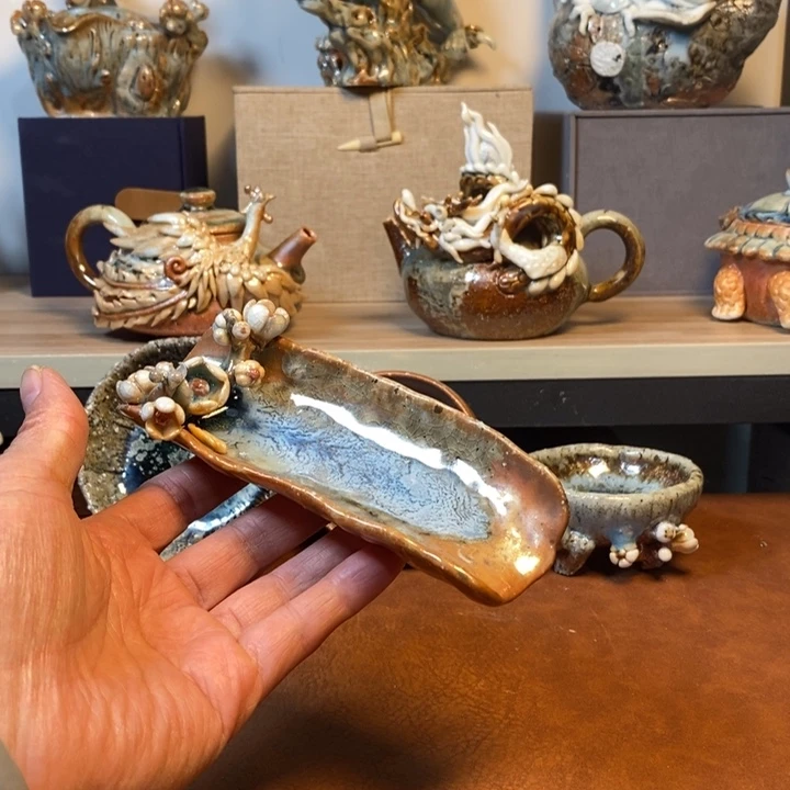 瓷片我们的确是一个人