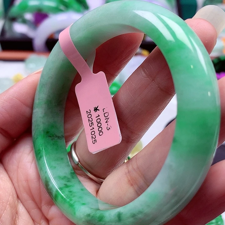 翡翠未镶嵌手镯翡翠