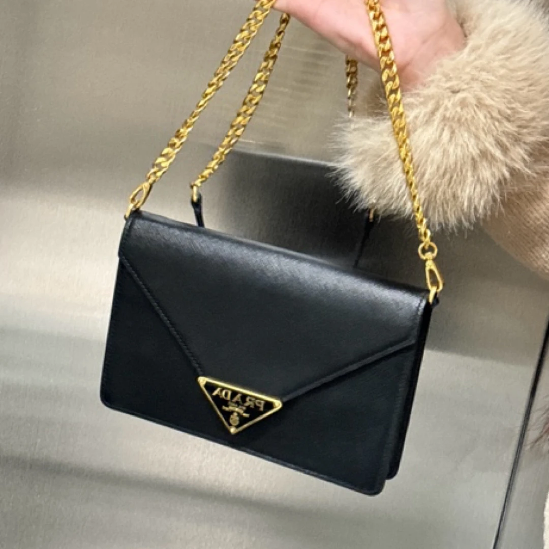 95新 Prada/普拉达 黑色大三角标信封链条包