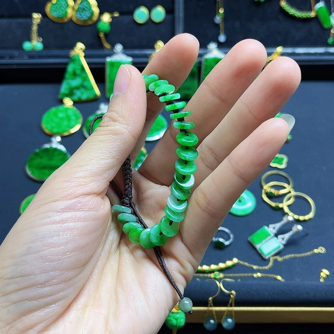 翡翠未镶嵌颈饰有纹裂