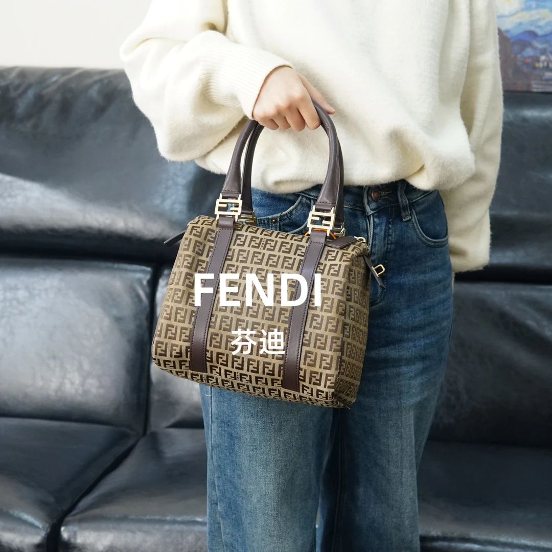 95新 FENDI/芬迪 老花单肩包/BC10709033/9033