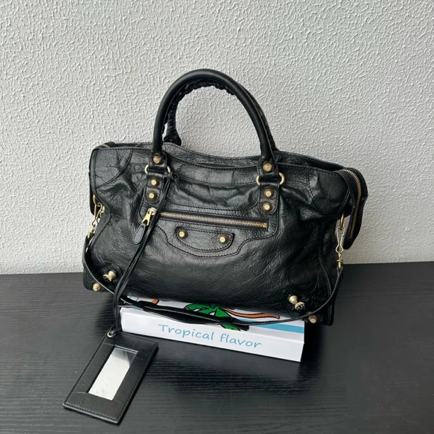 95新 Balenciaga/巴黎世家 38黑金中号机车单肩斜挎包 063499
