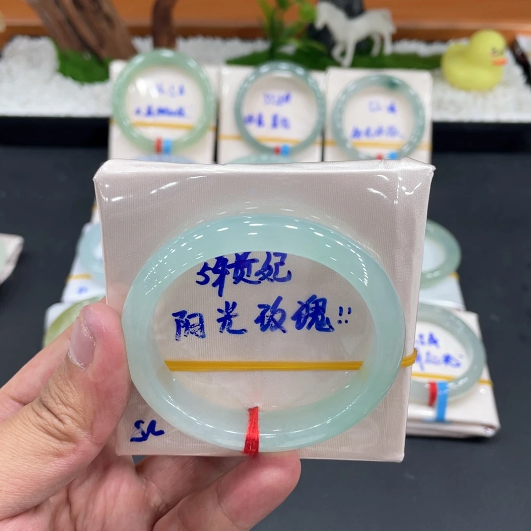 翡翠未镶嵌手镯缅甸翡翠