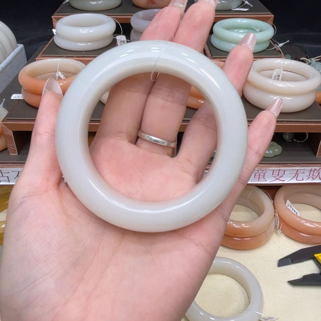 小***）未镶嵌手镯石英质玉
