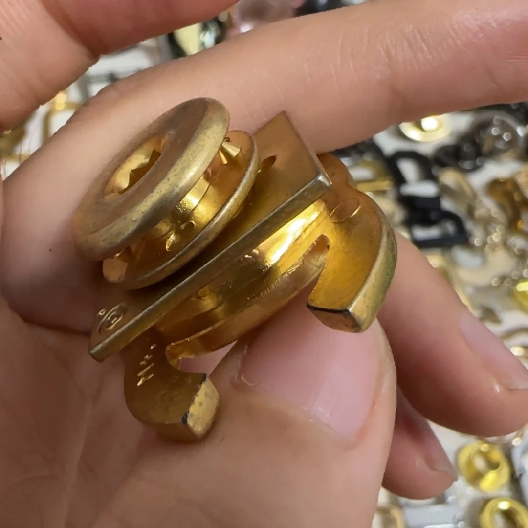 小香做旧扭锁12元一个