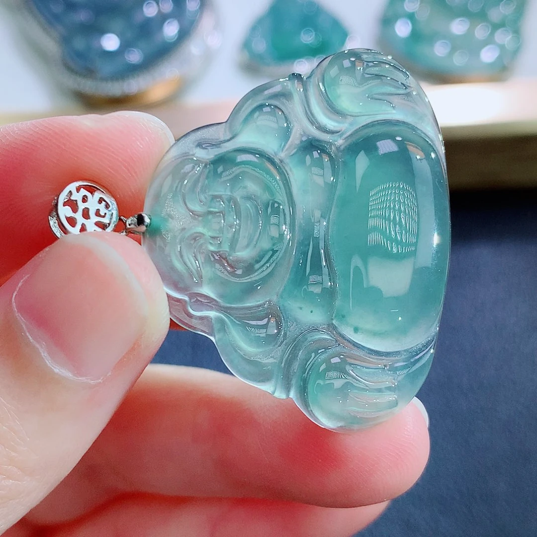 翡翠未镶嵌颈饰翡翠