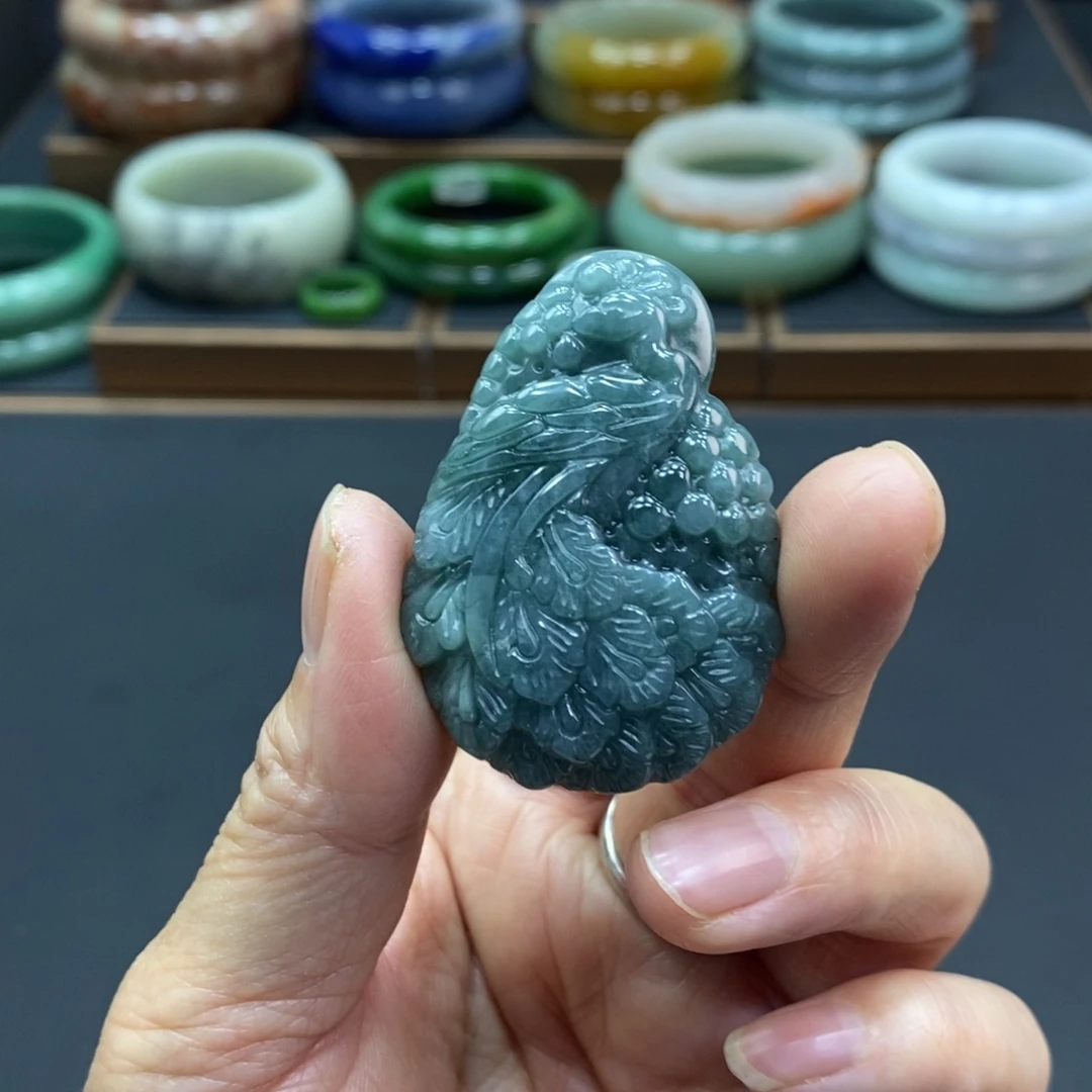 翡翠未镶嵌颈饰凤凰吊坠