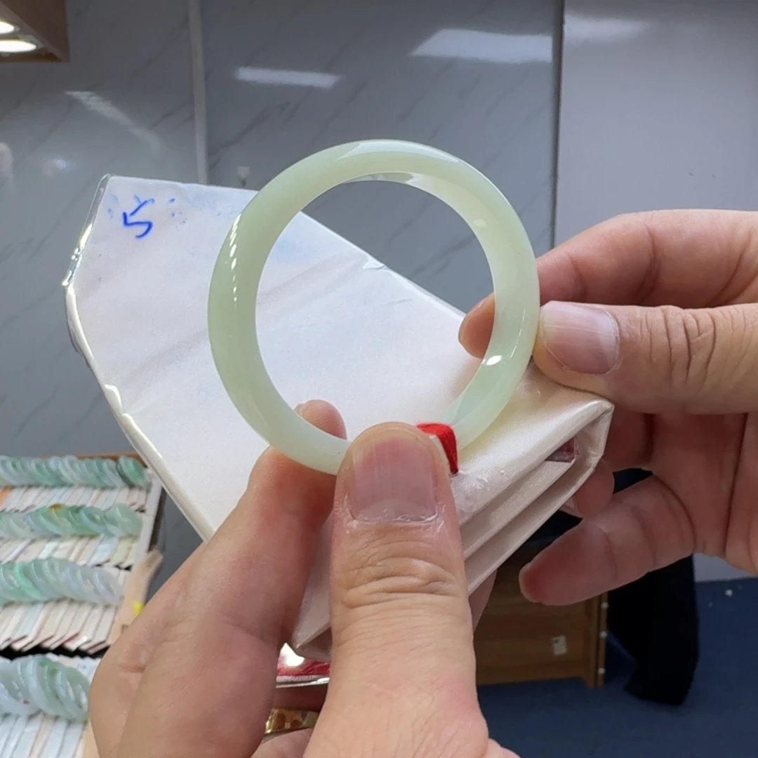 翡翠未镶嵌手镯纯天然缅甸翡翠A货