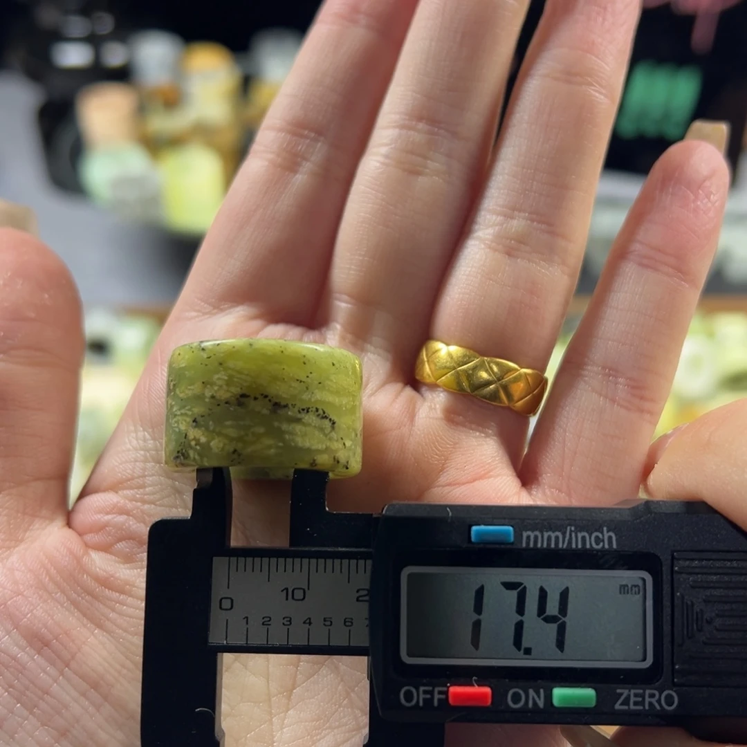蛇纹石玉未镶嵌戒指