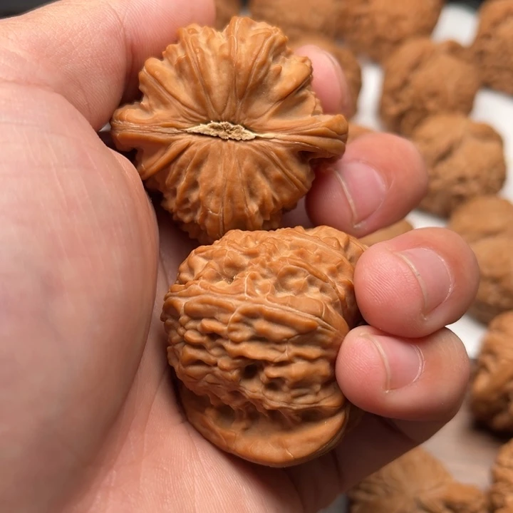 奥***基文玩核桃吊坠44白狮子