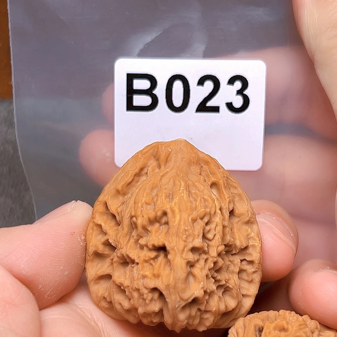 文玩核桃吊坠41南疆石 有黄