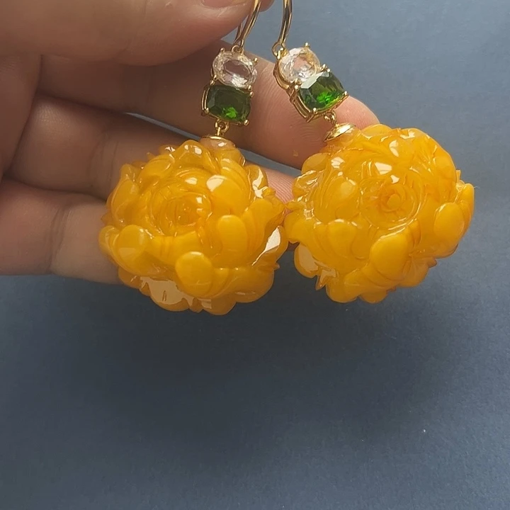 琥珀未镶嵌裸石耳坠