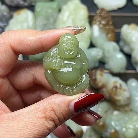 和田玉颈饰未镶嵌龍**人