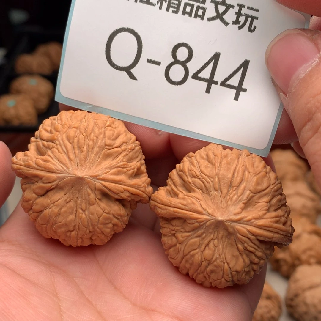 文玩核桃把件40泥鳅背……..