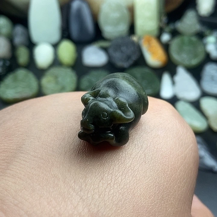 般***若和田玉（糖玉）未镶嵌颈饰