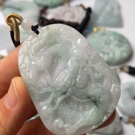 翡翠未镶嵌挂件翡翠