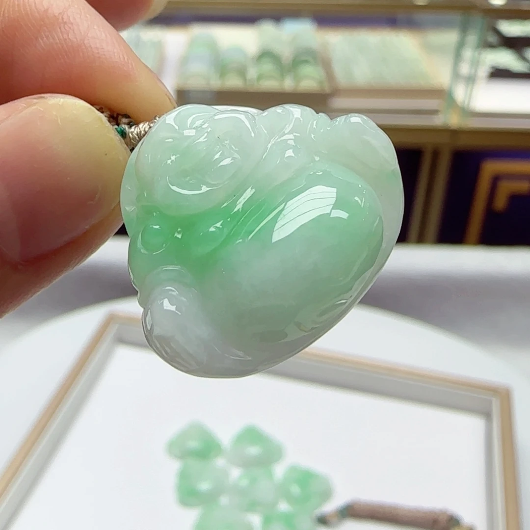 颈饰未镶嵌翡翠佛