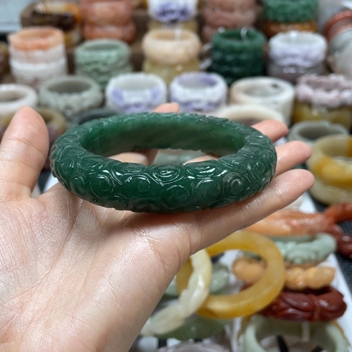 石英质玉手镯未镶嵌