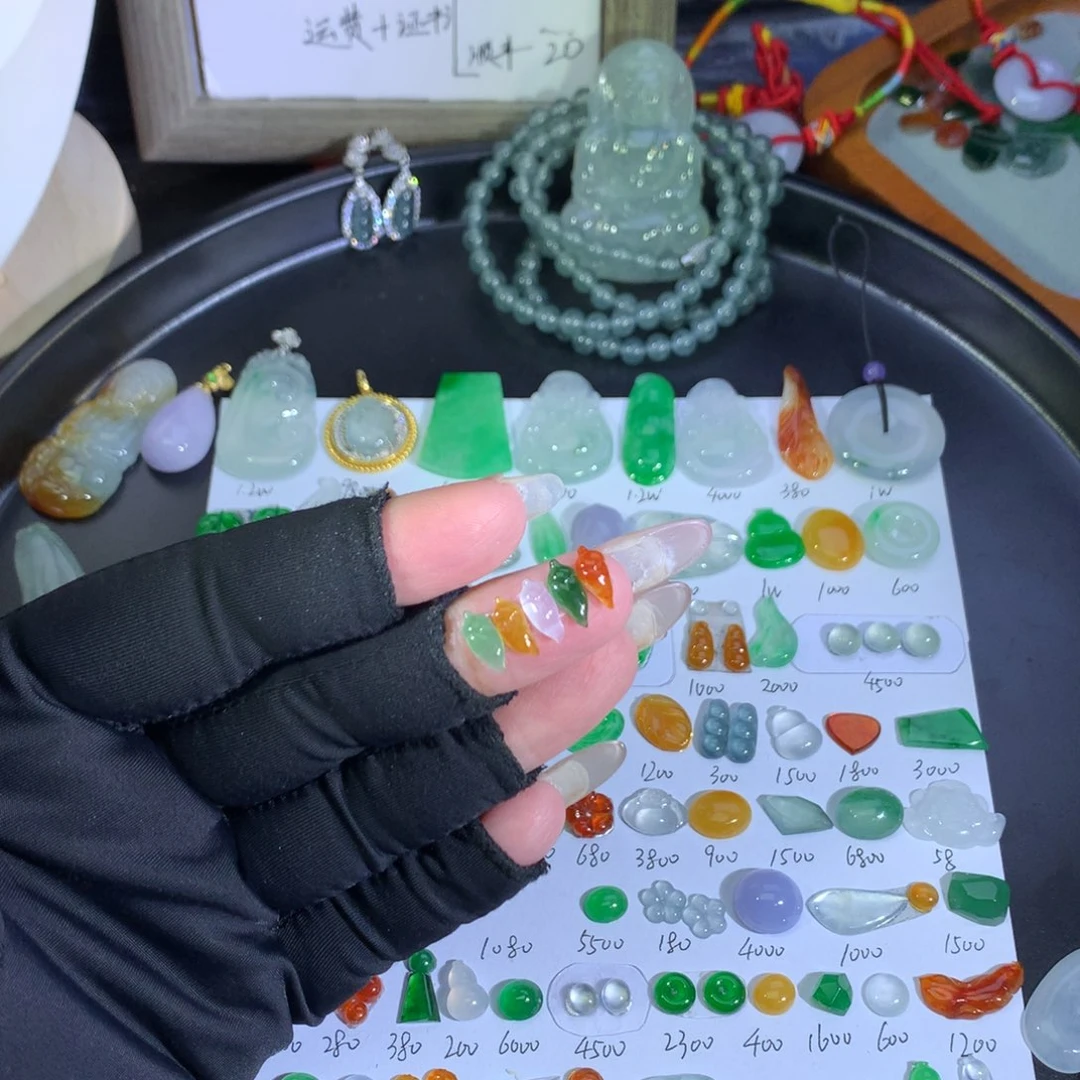 翡翠未镶嵌吊坠(不含链)辣椒