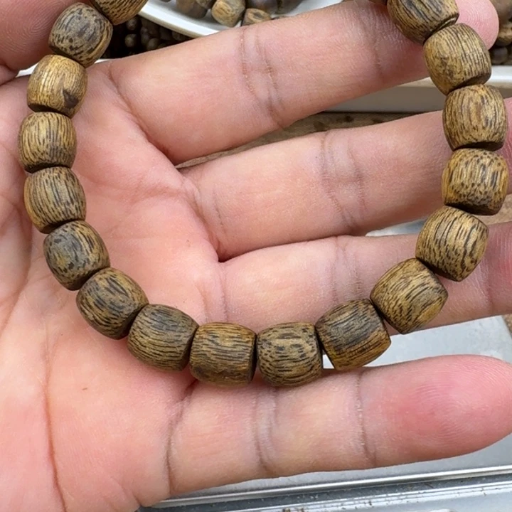 安***头手串沉香乌身手串8克