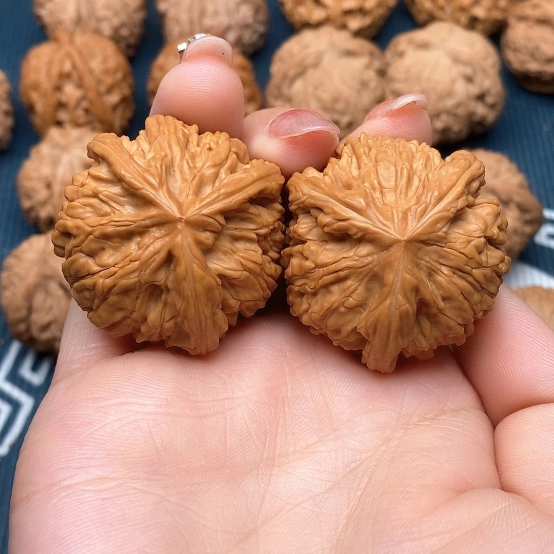 文玩核桃吊坠?*鹏玉龙