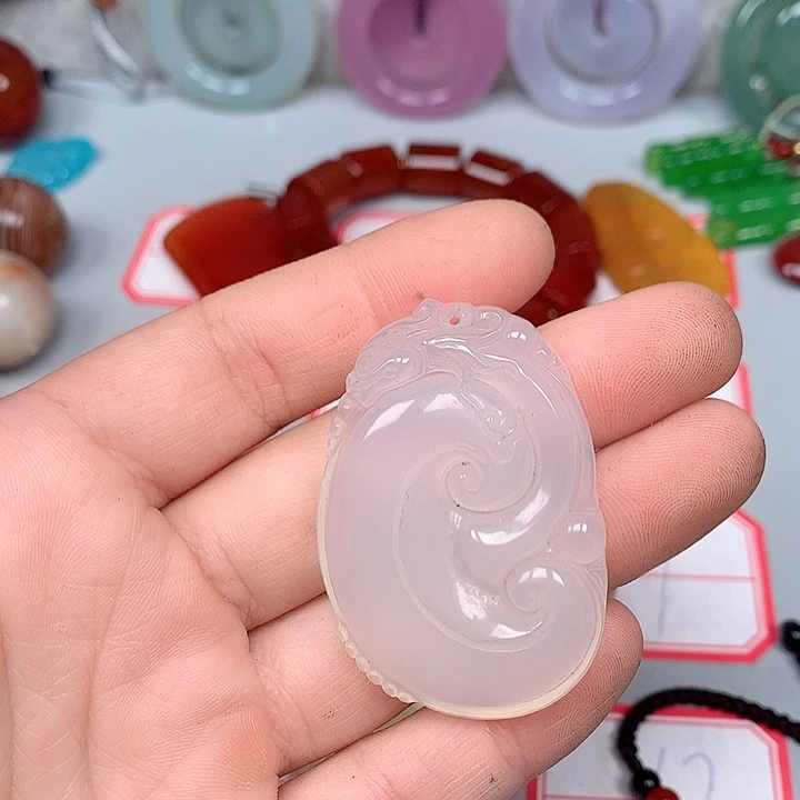 梦***悦未镶嵌颈饰玛瑙/玉髓