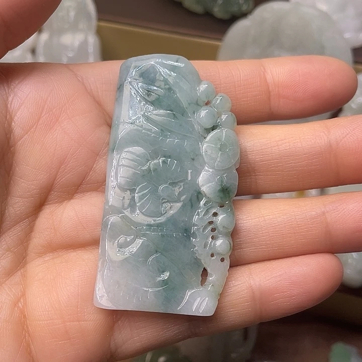 翡翠未镶嵌颈饰翡翠吊坠