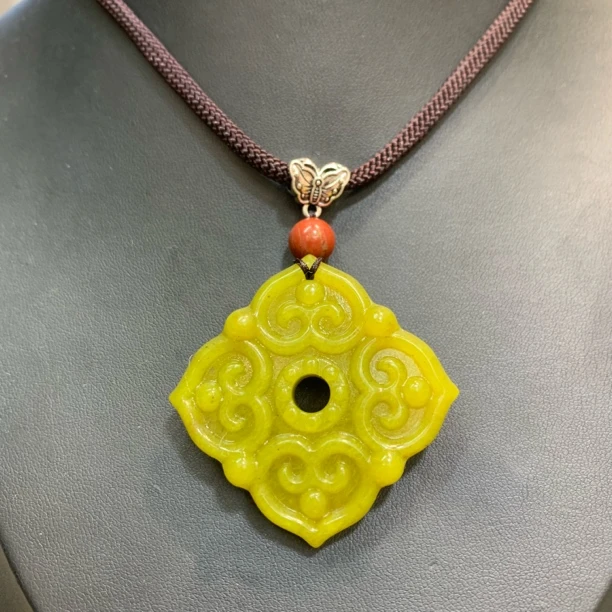 岫玉精品四平八稳吊坠