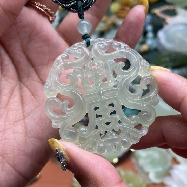 蛇纹石玉未镶嵌吊坠