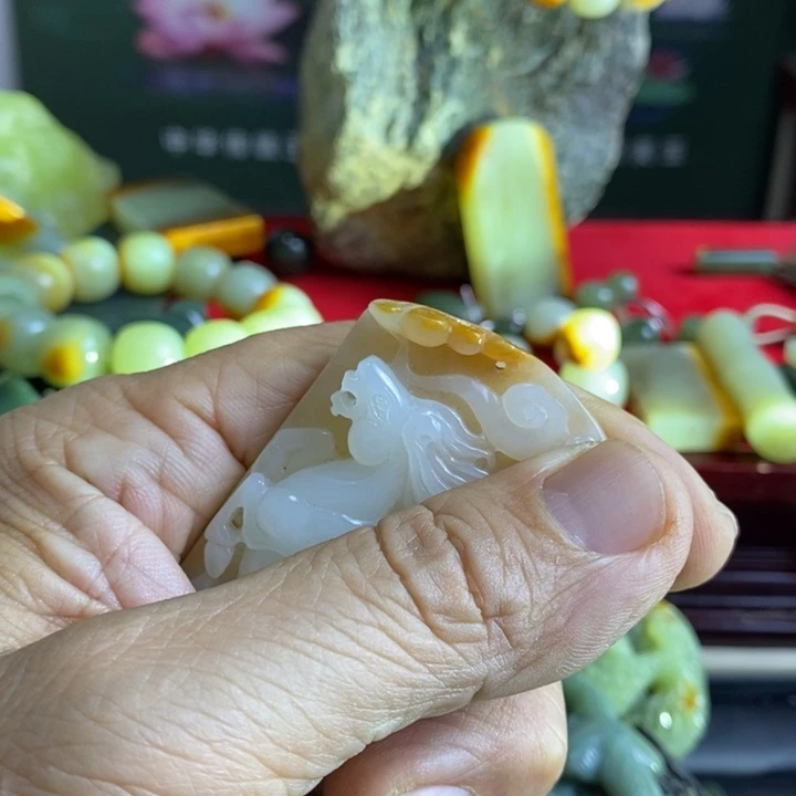 老***。和田玉（糖玉）未镶嵌珠宝奇石