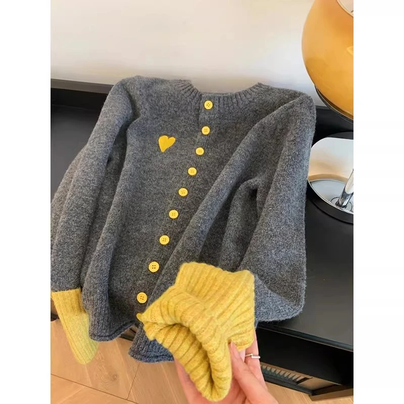 300斤胖mm大码美式撞色拼接针织开衫长袖秋冬新款爱心刺绣毛衣