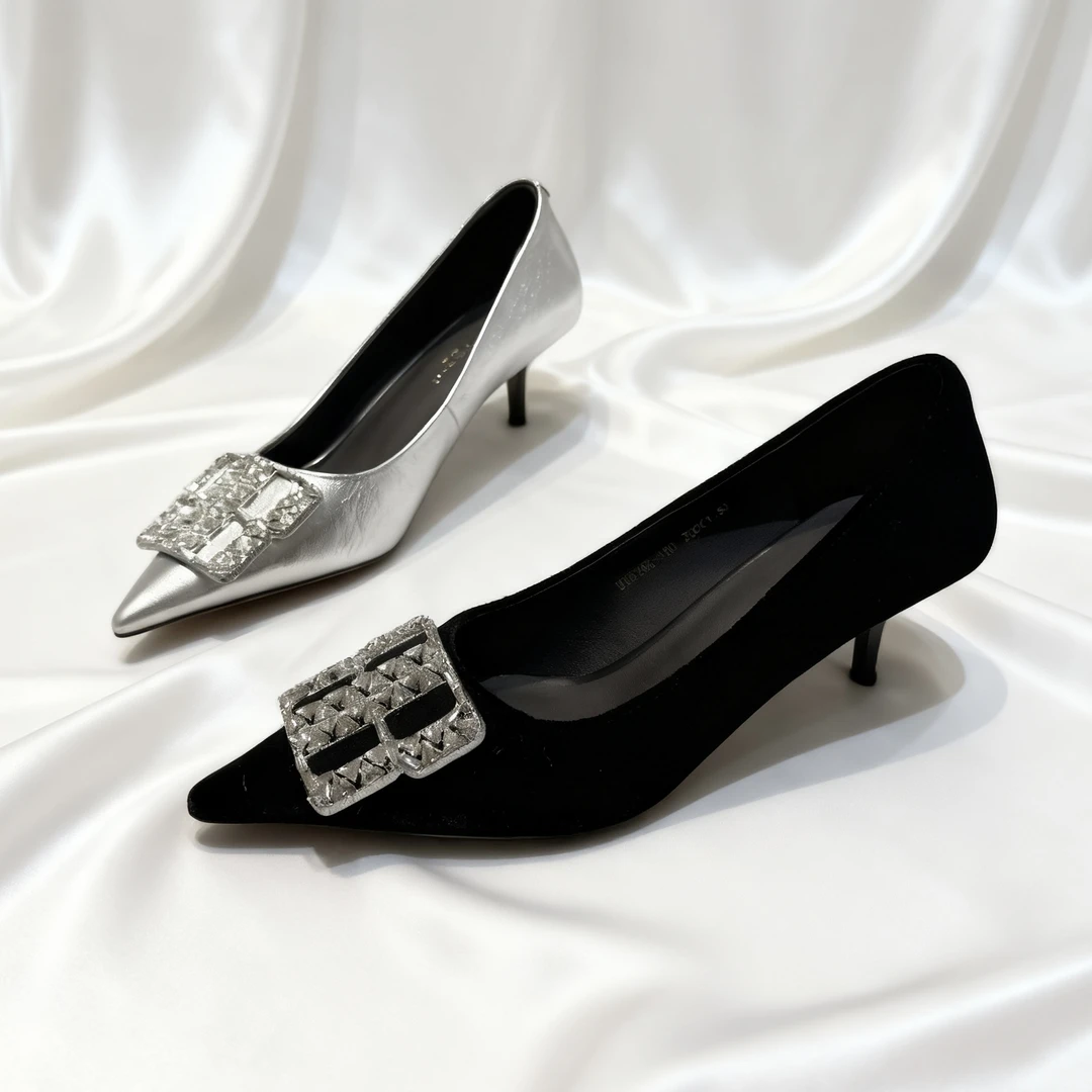 【高端原创欧货】5262-130新款水钻方扣黑色尖头细跟百搭法式高跟