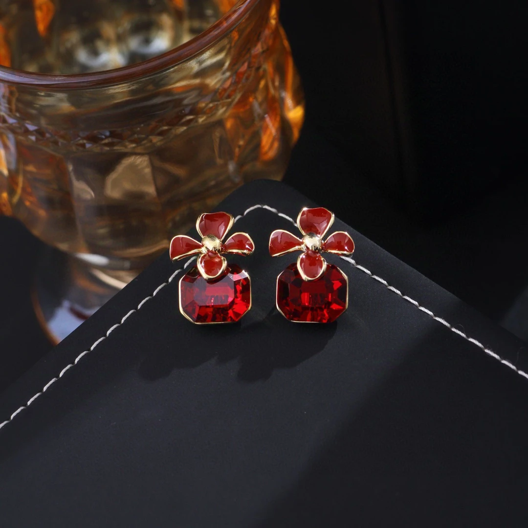 铜合金合成锆石耳饰 《货号8048》复古时尚红花耳饰