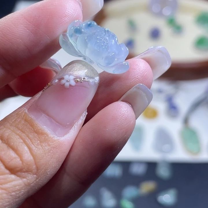 颈饰未镶嵌翡翠莲花