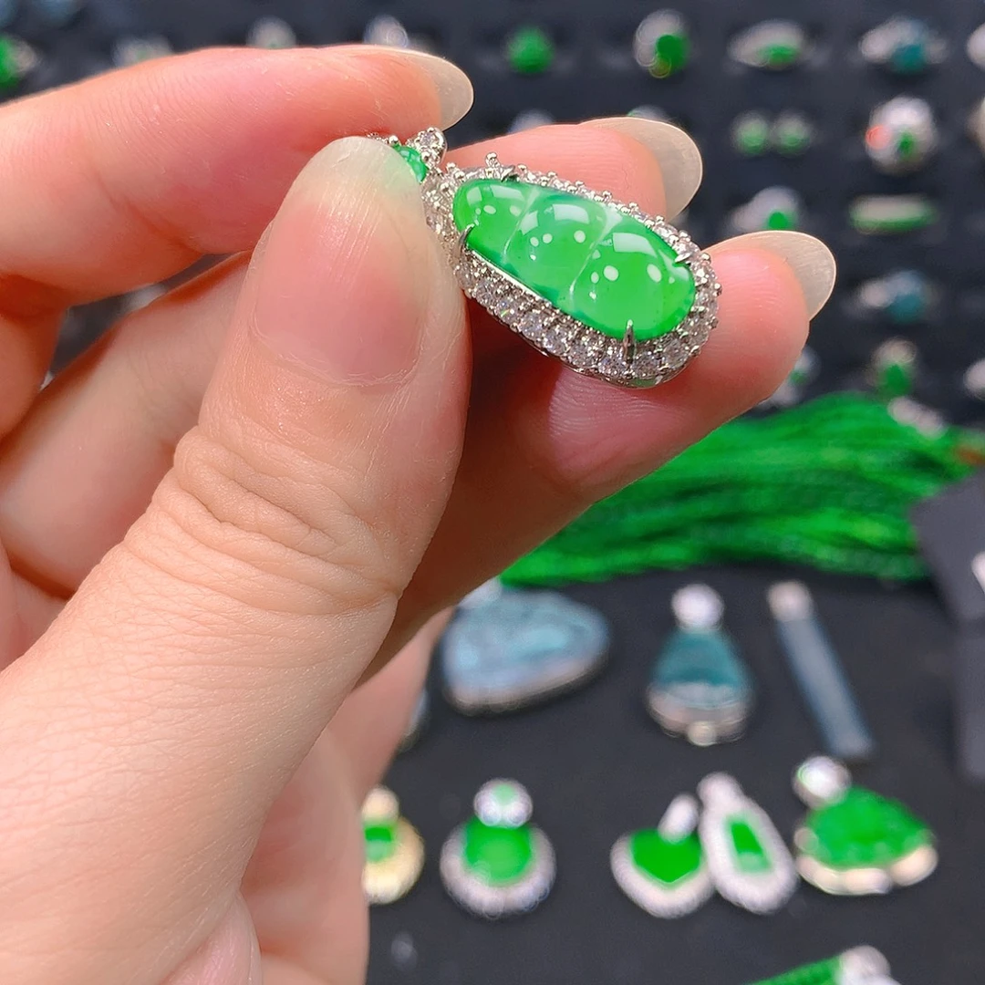 翡翠未镶嵌吊坠(不含链)