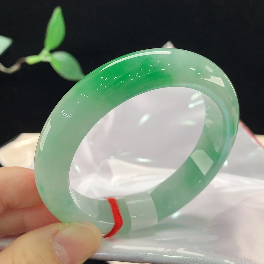 翡翠未镶嵌手镯0489