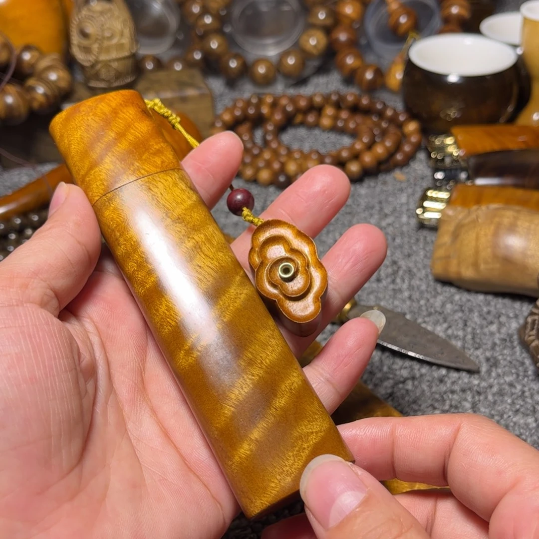 金丝楠花纹香筒老料