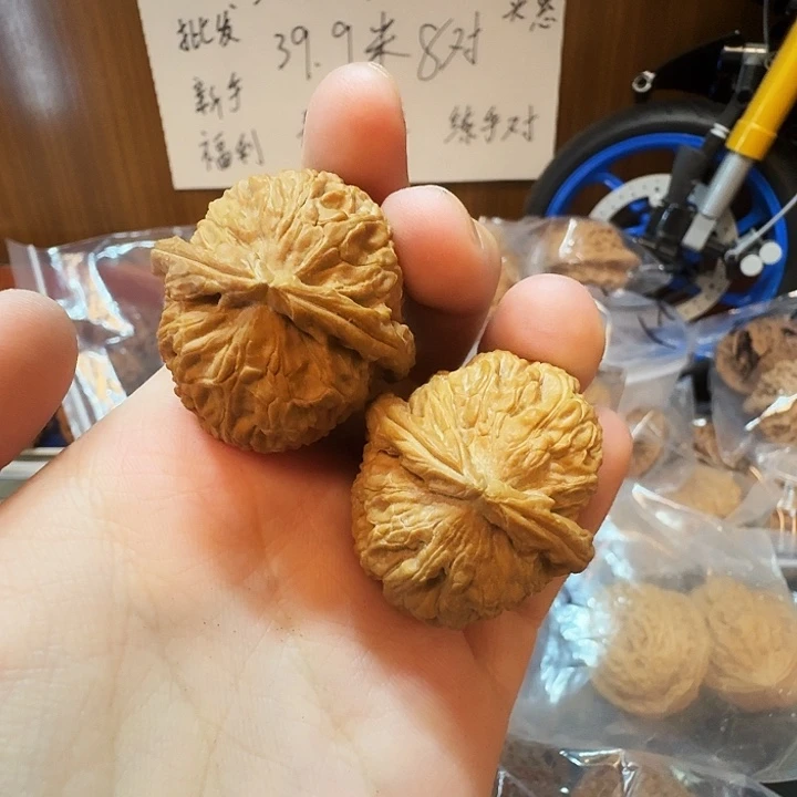 吊坠桃核34尺三角白