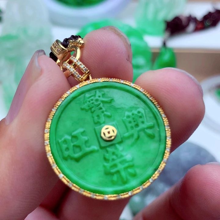 吊坠(不含链)未镶嵌翡翠