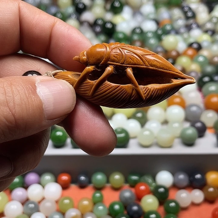 和田玉未镶嵌颈饰黄*时