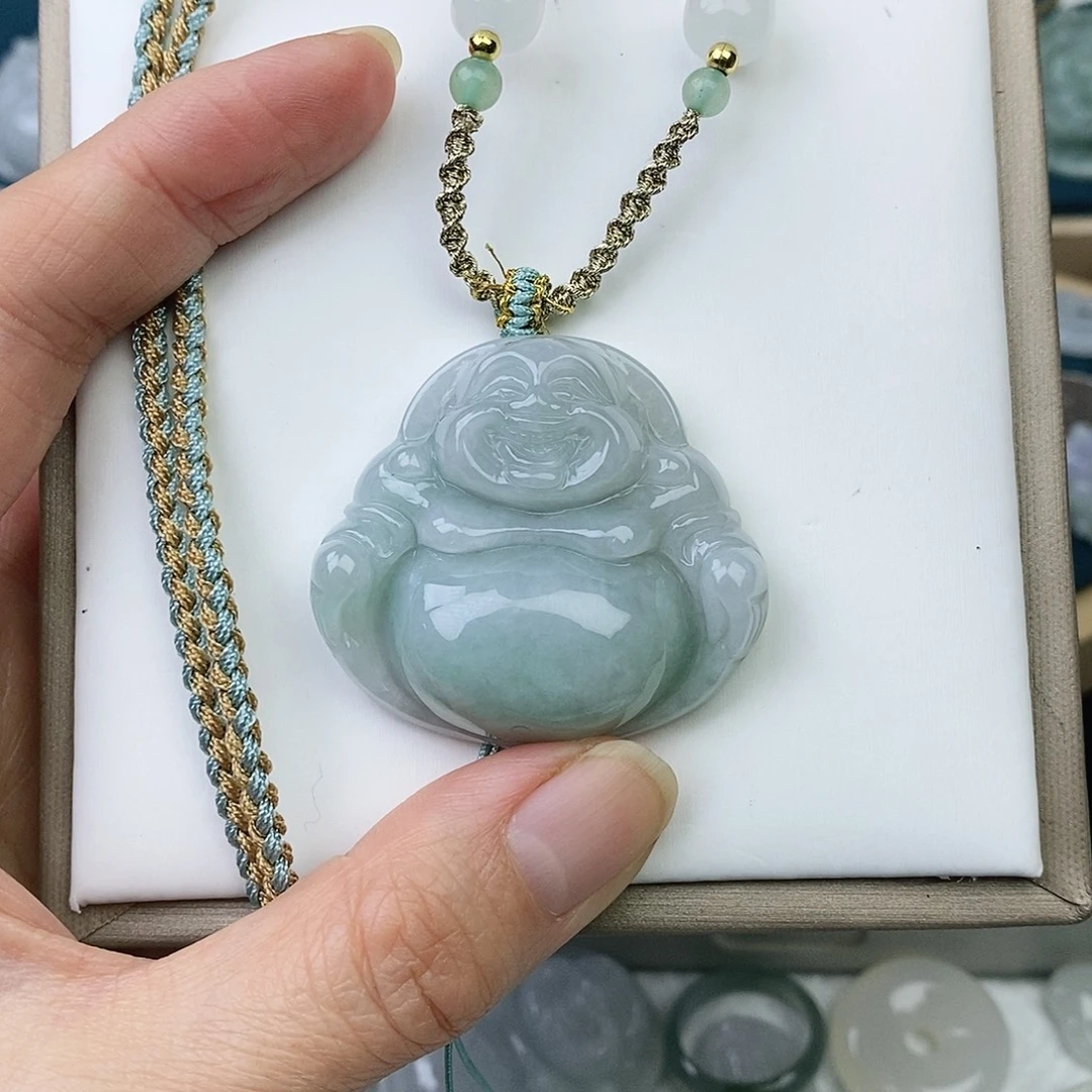 翡翠未镶嵌颈饰佛公