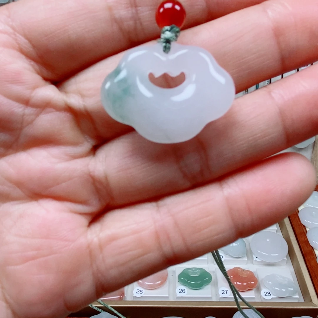 石英质玉未镶嵌吊坠(赠链)