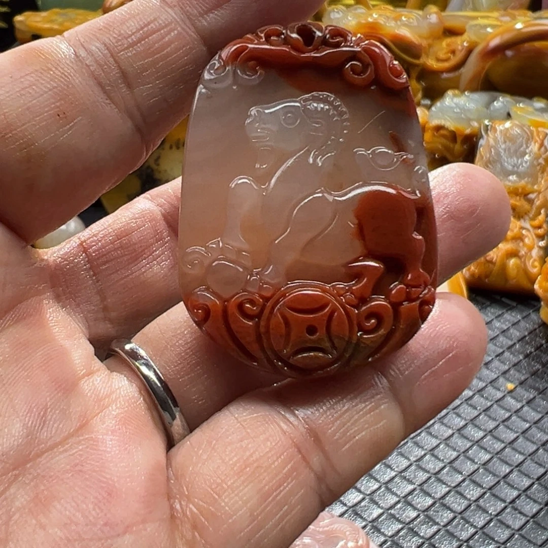 石英质玉未镶嵌颈饰