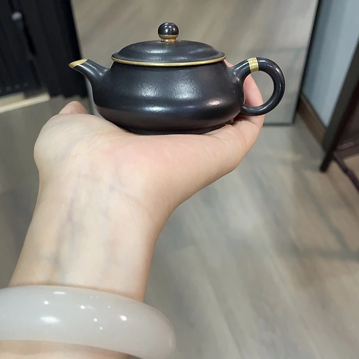 茶壶紫砂全手工打造