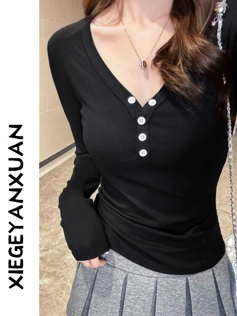 韩版百搭V领长袖T恤女早春简约新款纽扣设计款打底衫修身显瘦上衣