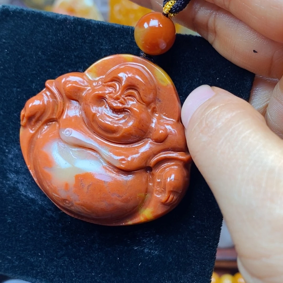 未镶嵌石英质玉（黄龙玉）颈饰