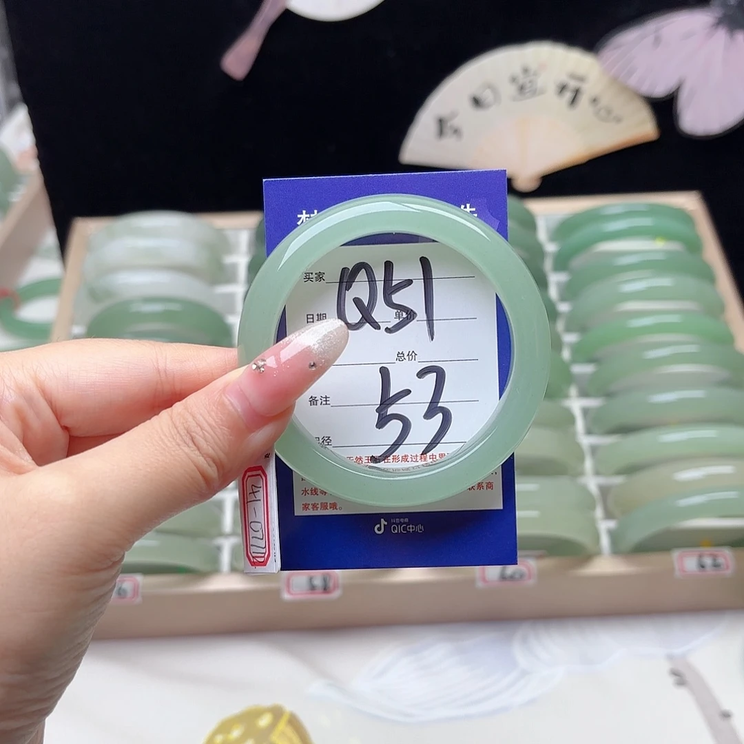 未镶嵌手镯石英质玉